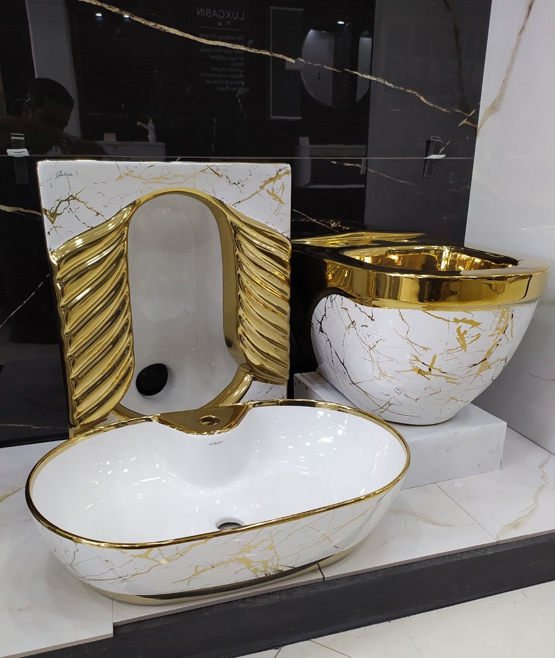 ست فرنگی وال هنگ توالت ایرانی و رویه کابینتی سفید طلایی کد118