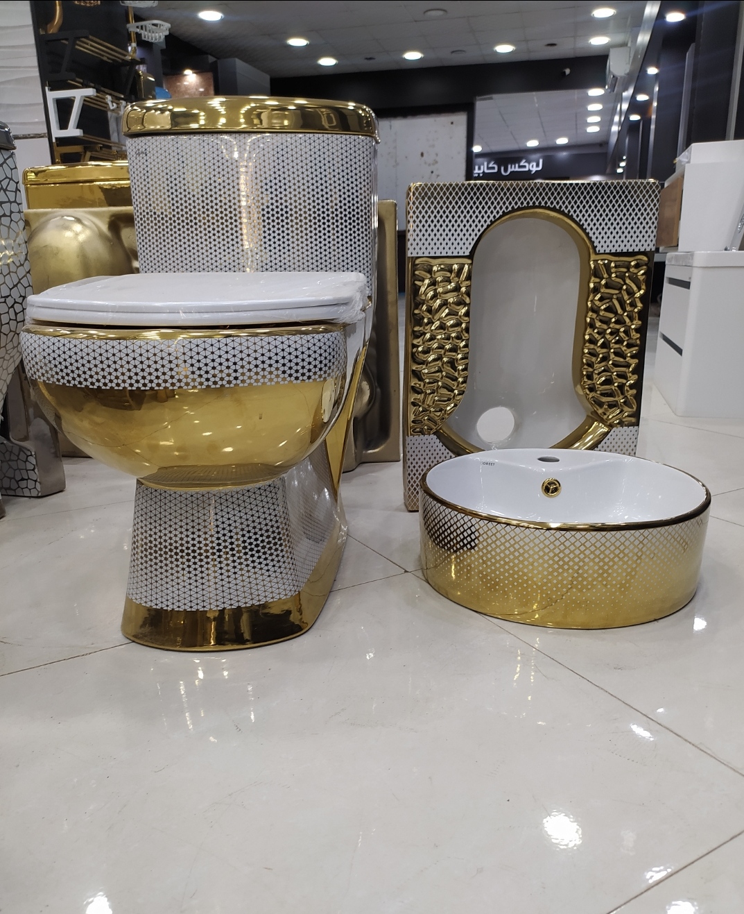 توالت فرنگی و ایرانی و رویه کابینتی لوکس سفید طلایی کد۱۰۶