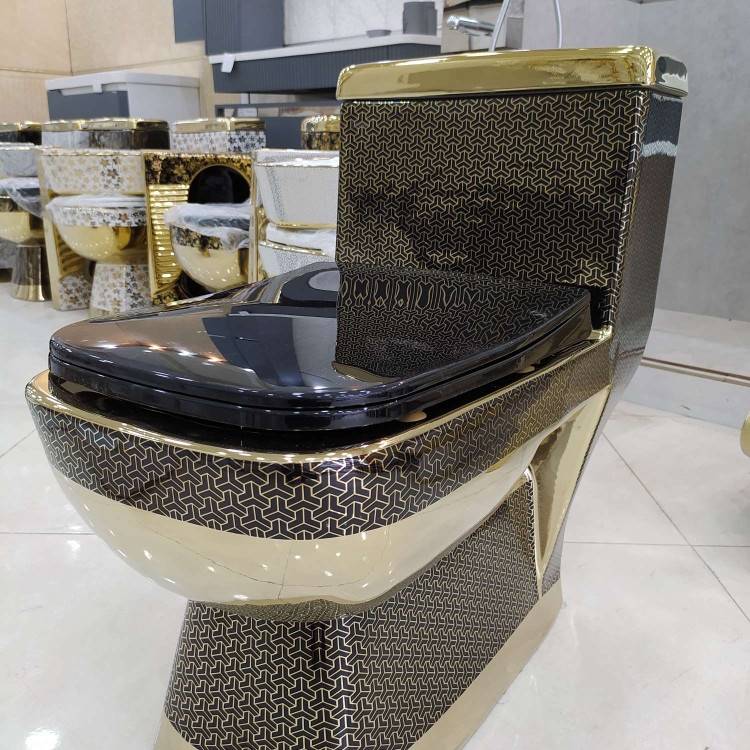 توالت فرنگی مشکی طلایی۱۲۵