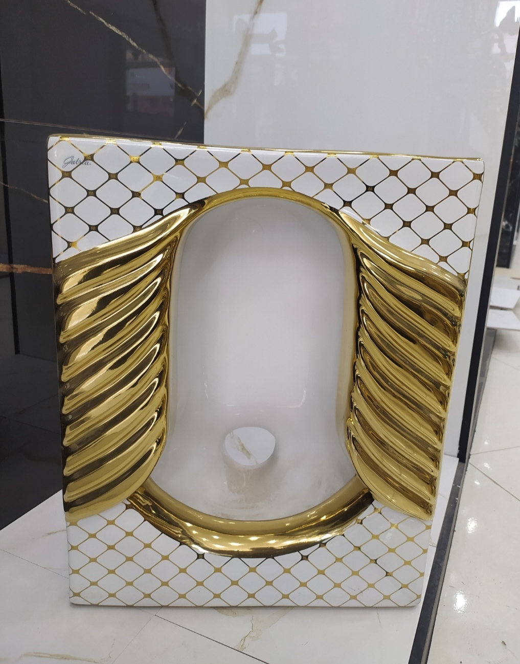 توالت ایرانی لوکس سفید طلایی کد۱۱۹